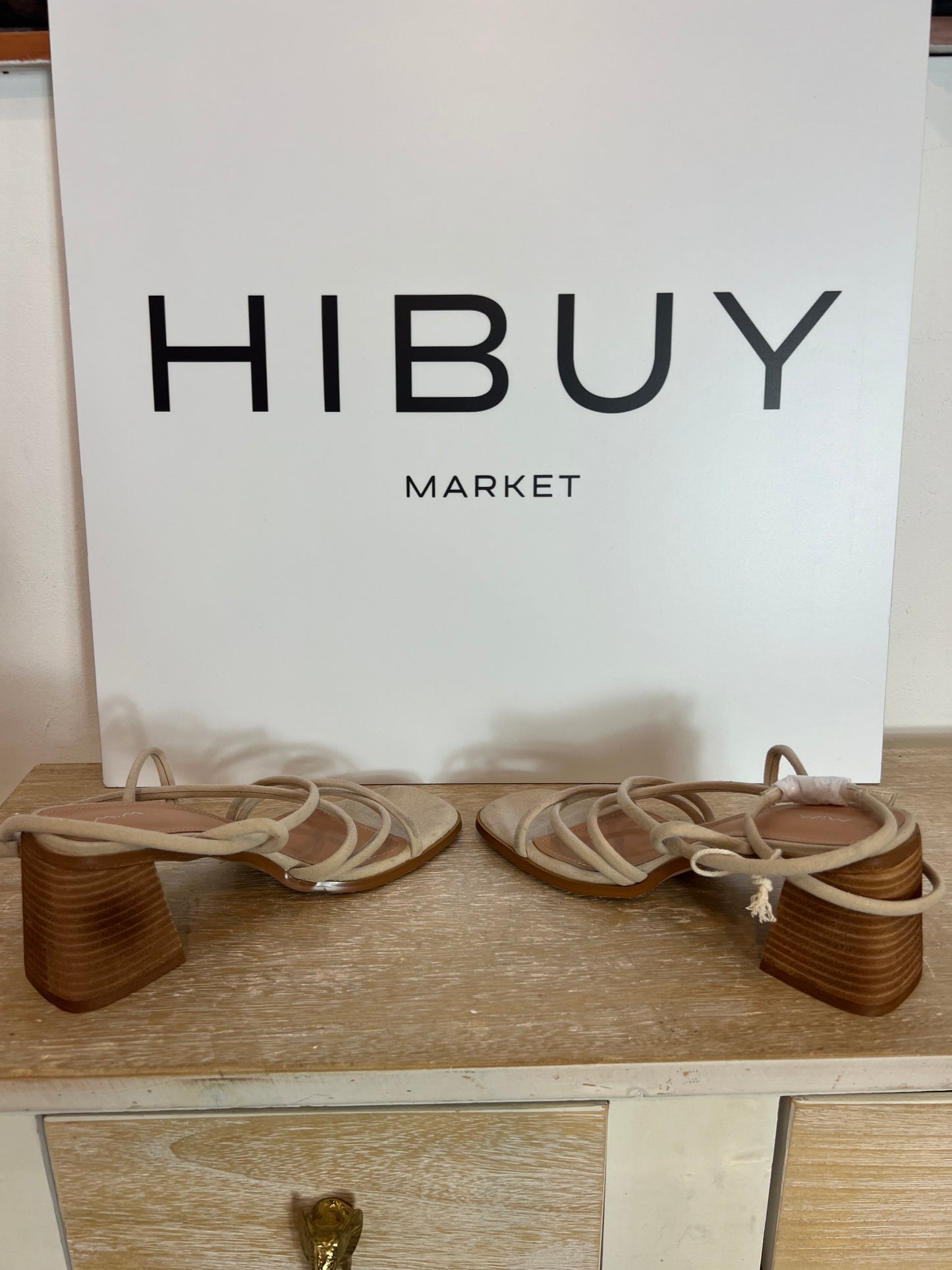 MIM. Beige strap sandal. T 37