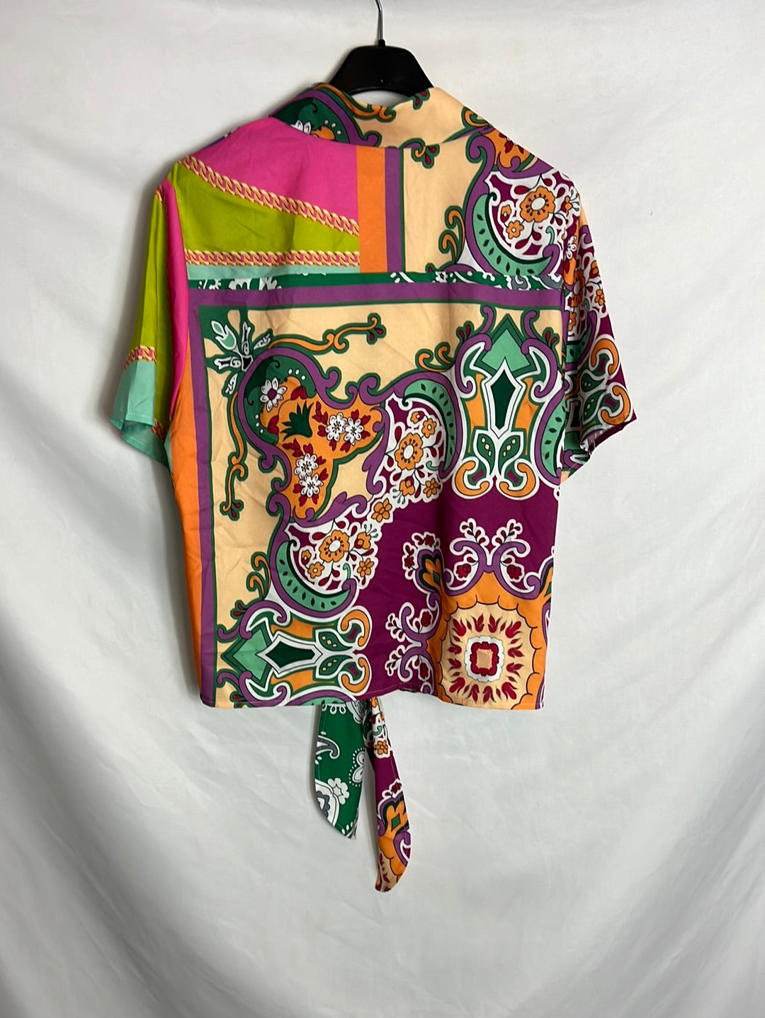 SHEIN. Blusa multicolor anudada. T 40/42