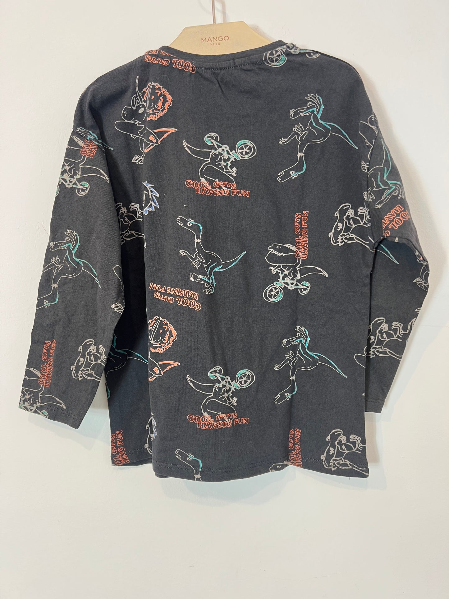 ZARA. Gray patterned T-shirt. Size 6 years.