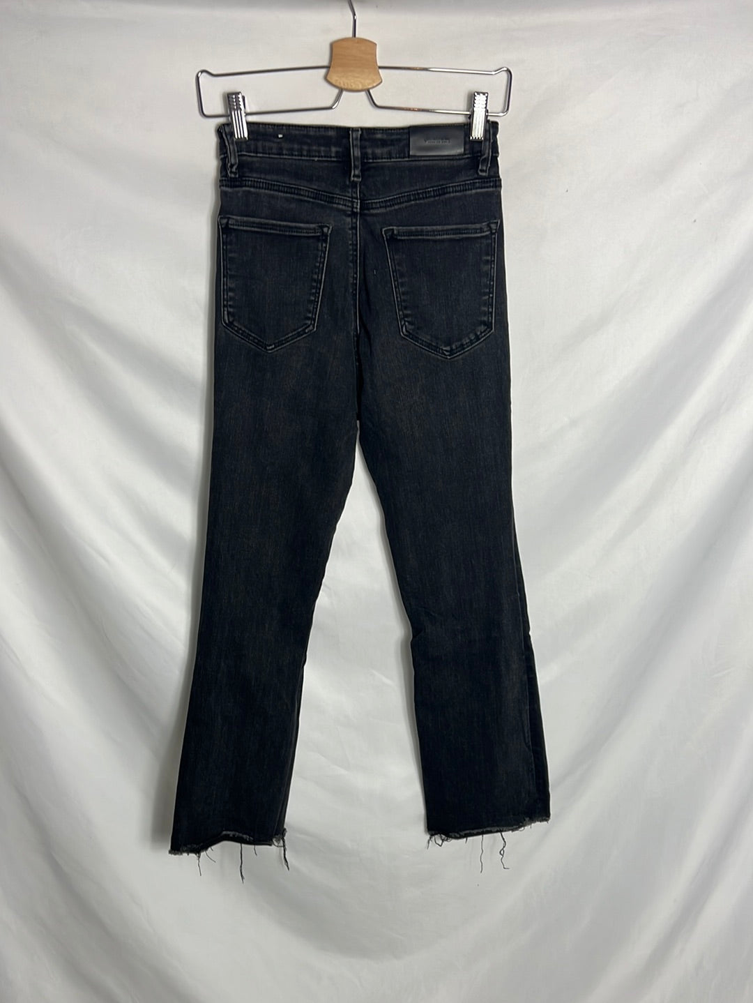 STRADIVARIUS. Cropped black denim trousers, size 38