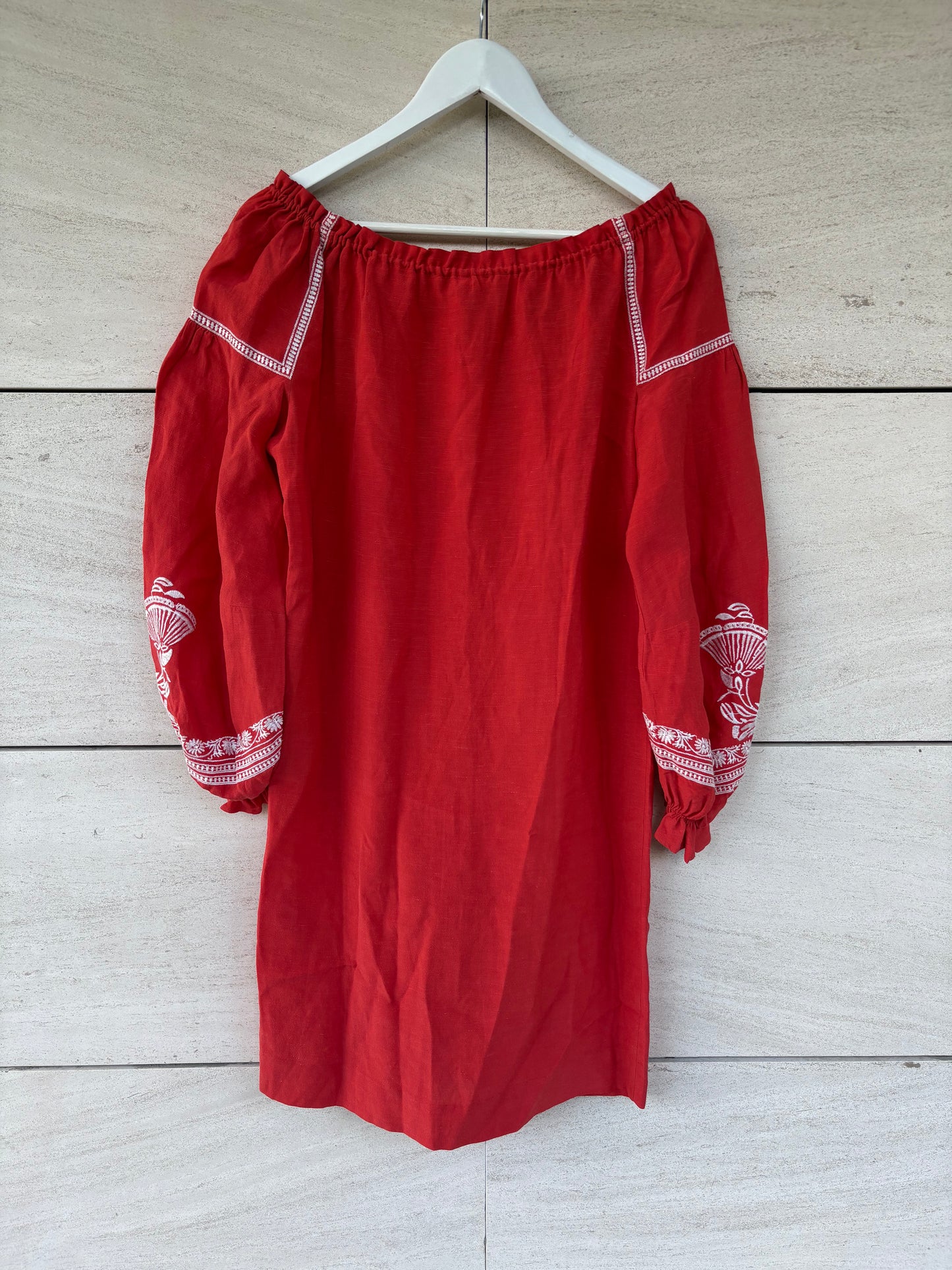 MAJE. Vestido corto rojo bordados. T 1 (S)