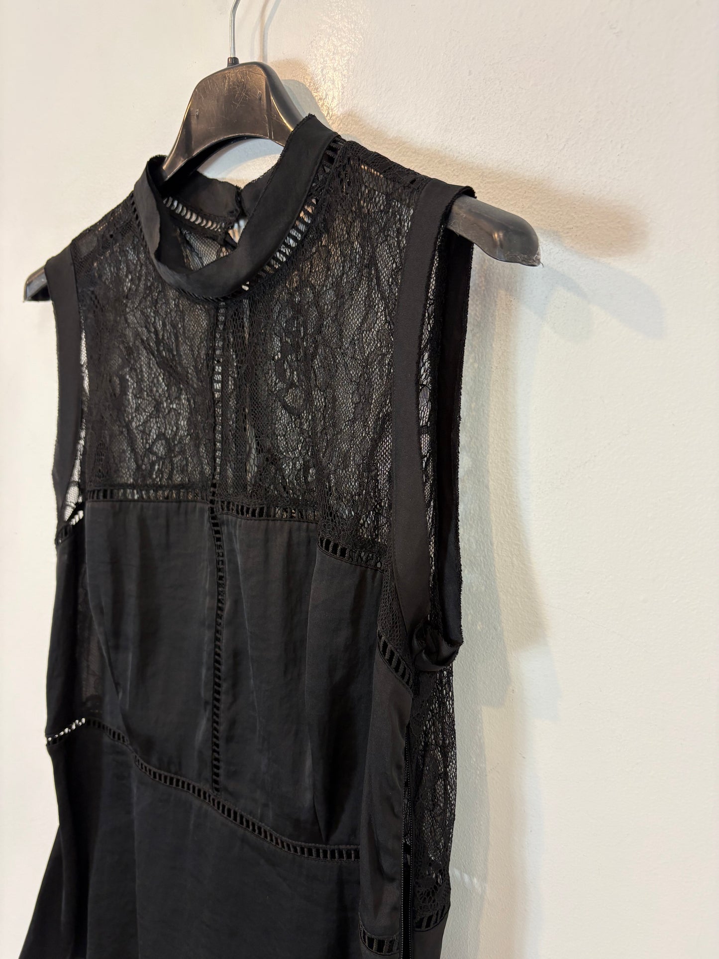 OTRAS. Top negro lencero encajes. T S