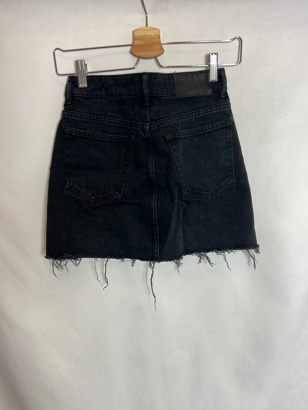 ZARA. Falda denim negra corta T.xs