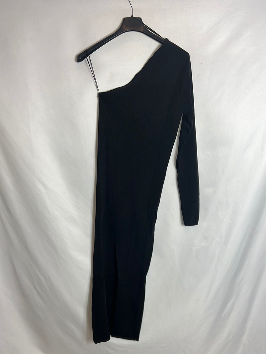 ZARA. Vestido midi negro asimetrico . T M