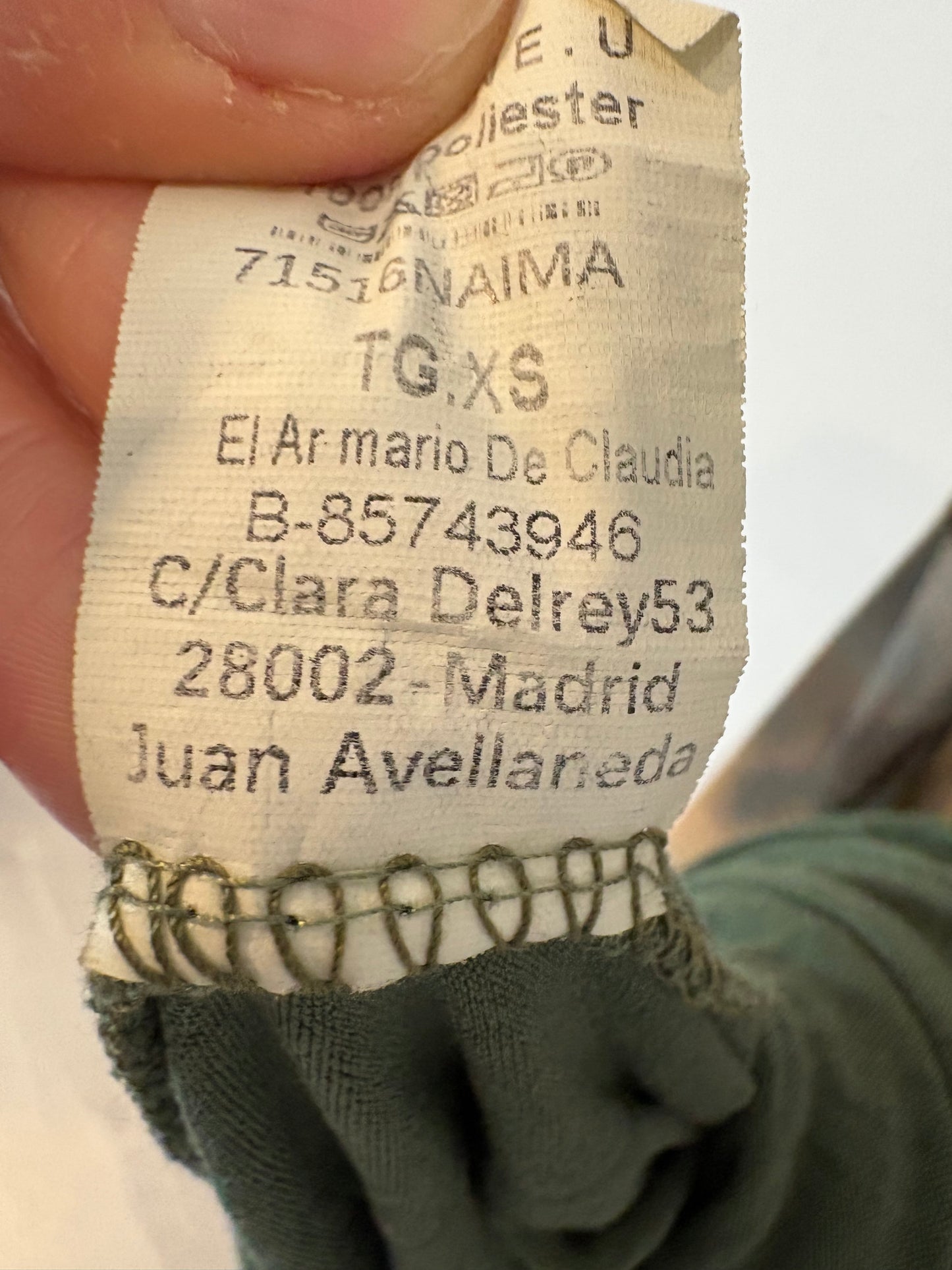 JUAN AVELLANEDA. Vestido largo tul elástico