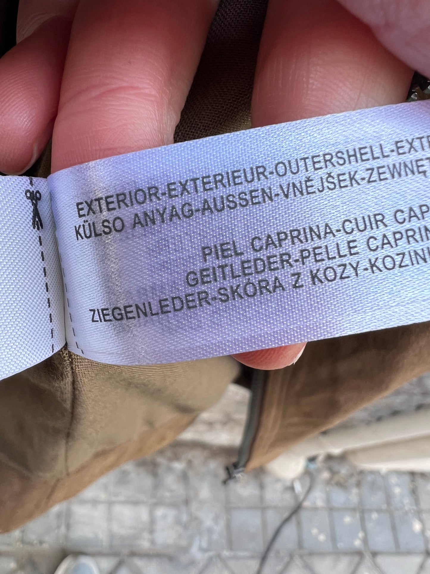 MASSIMO DUTTI. Zippered leather vest. TM