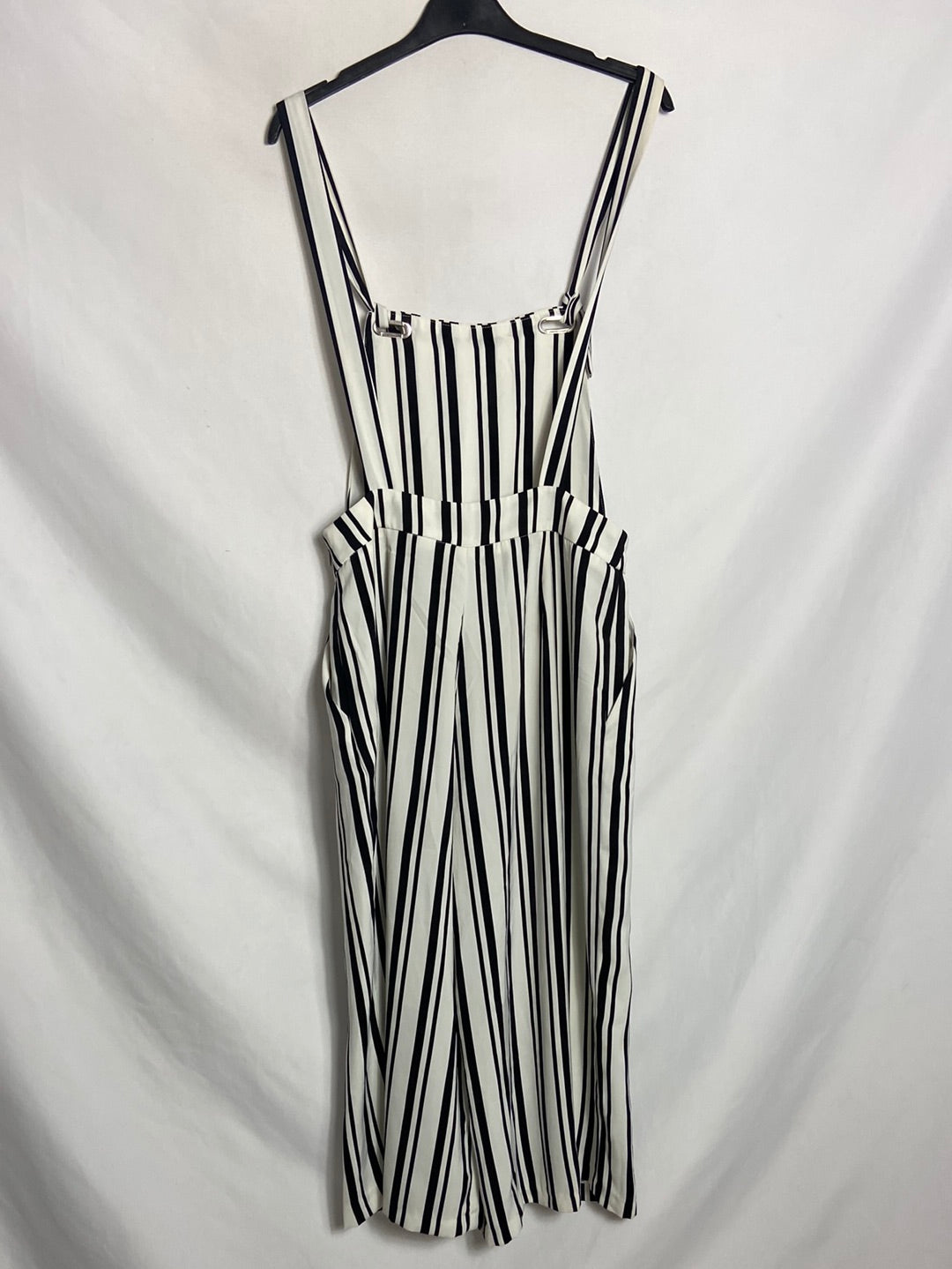 STRADIVARIUS. Peto blanco rayas negras. T M