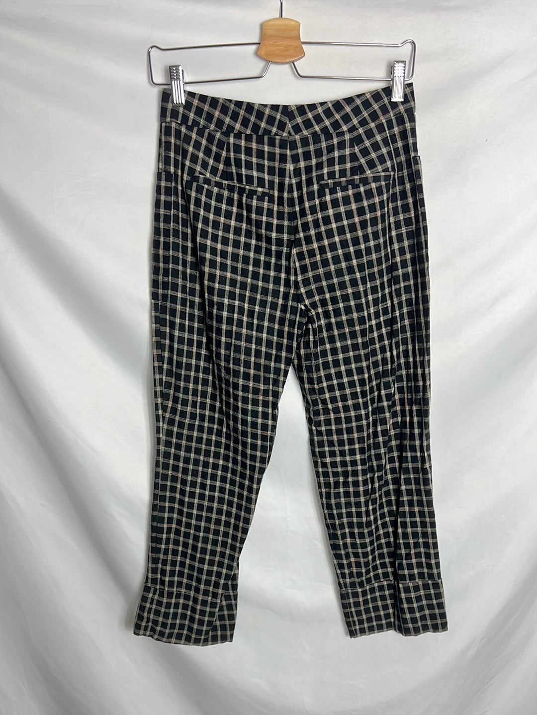 ZARA. Cropped checked trousers with pockets. Size XS