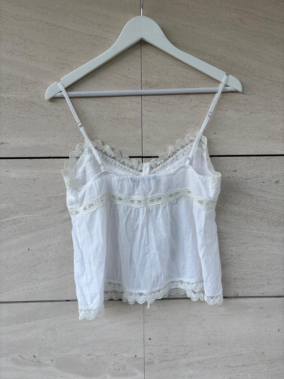 ZARA. Top color crudo bordados