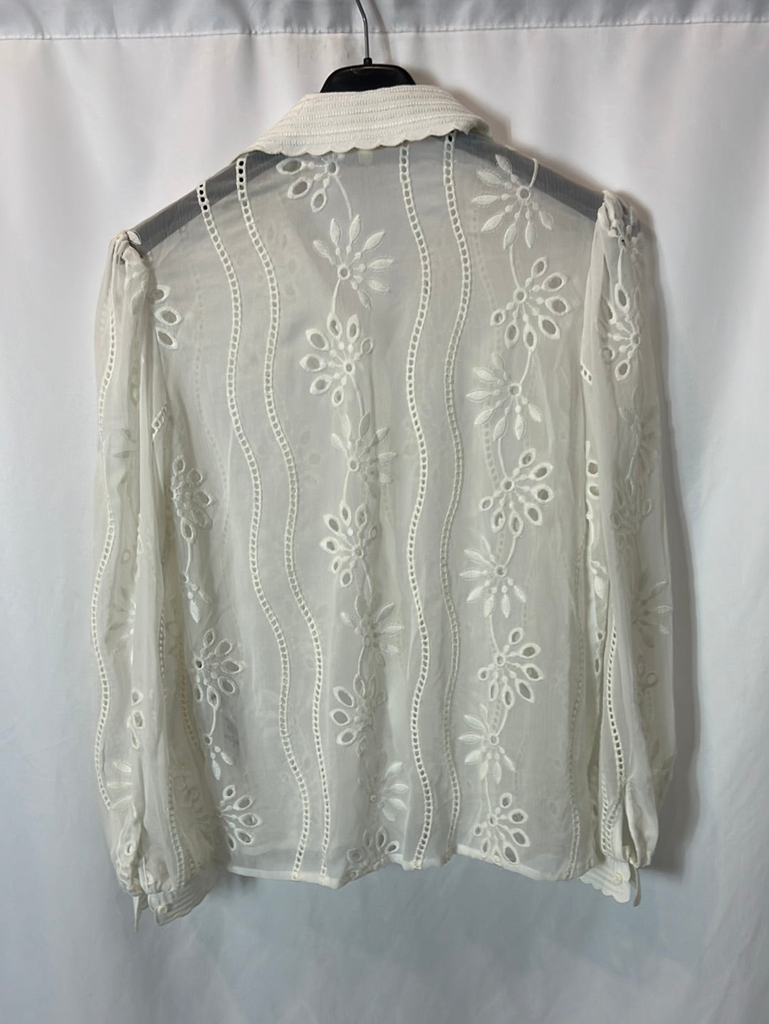 MAJE. White embroidered blouse. TS