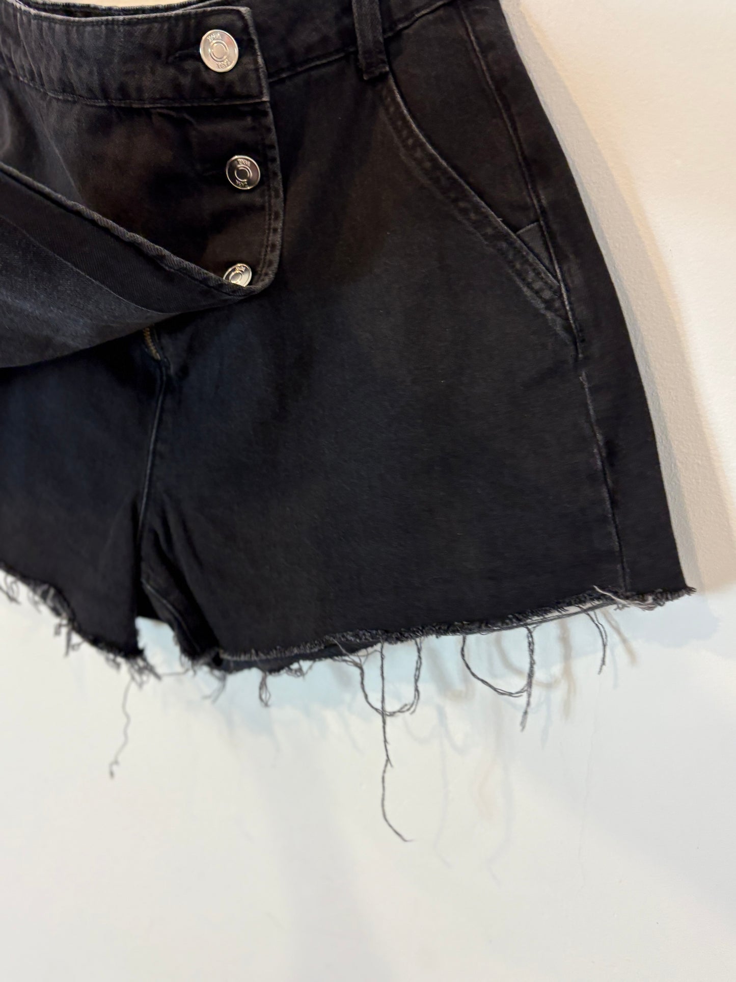 ZARA. Falda pantalón denim negro. T M