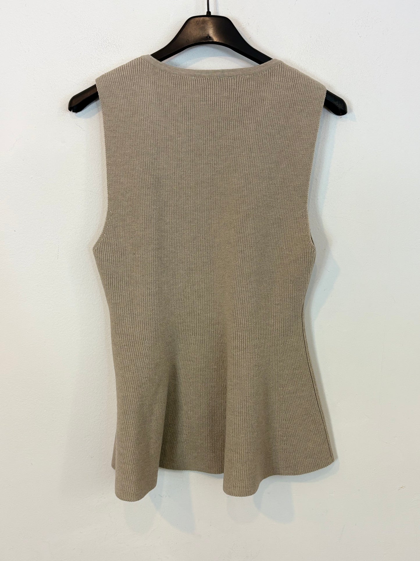 ZARA. Top punto abotonado