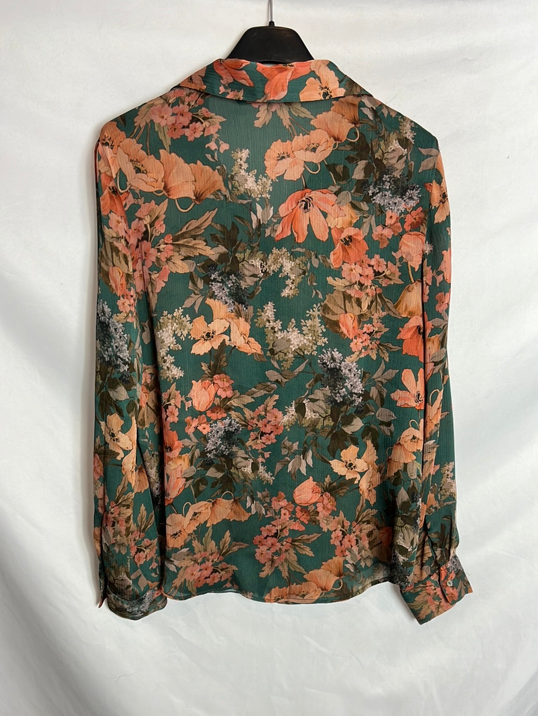 ZARA. Flowing floral green blouse. T.S.