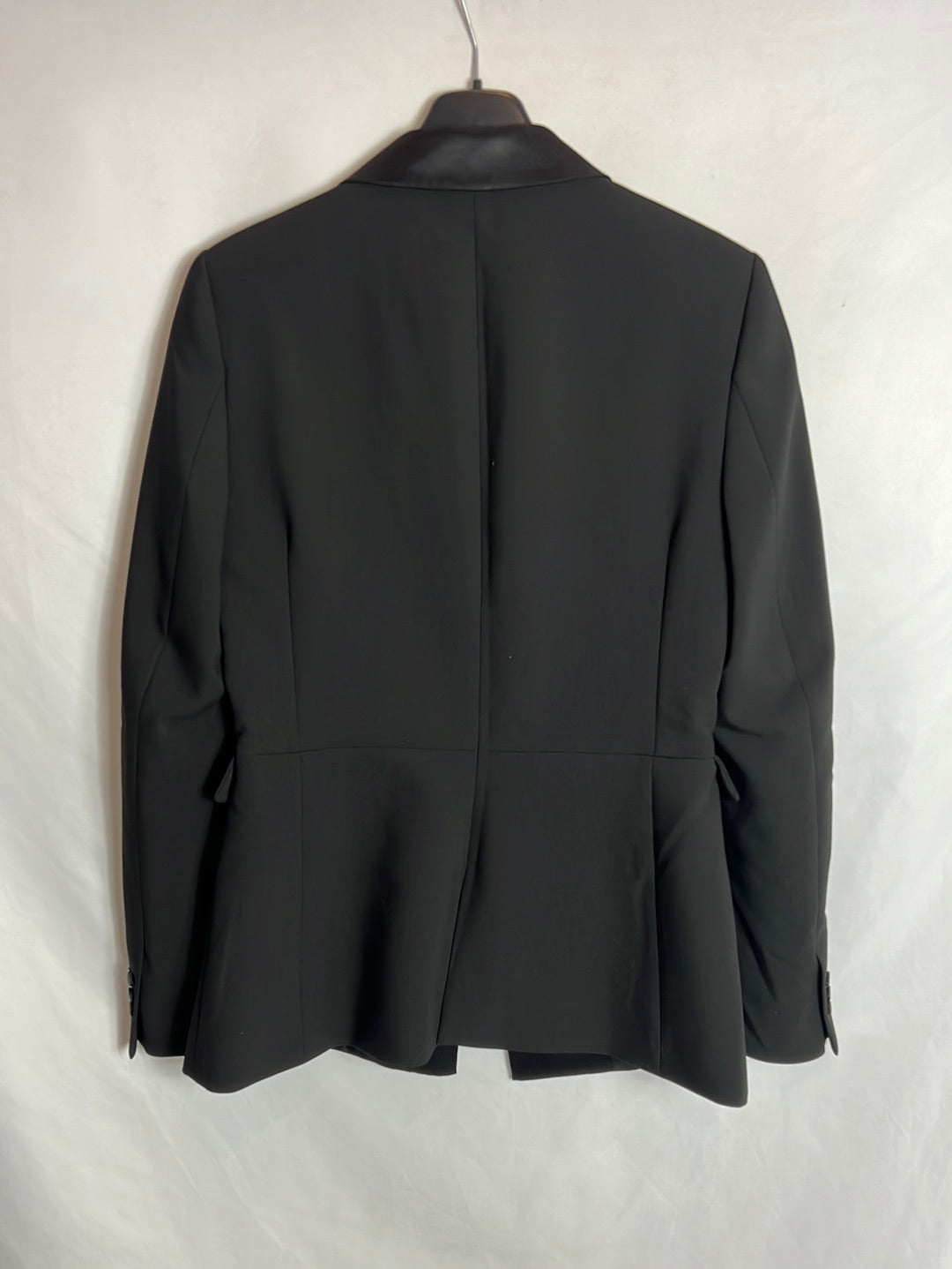 ZARA. Blazer negra solapa satinado. T M