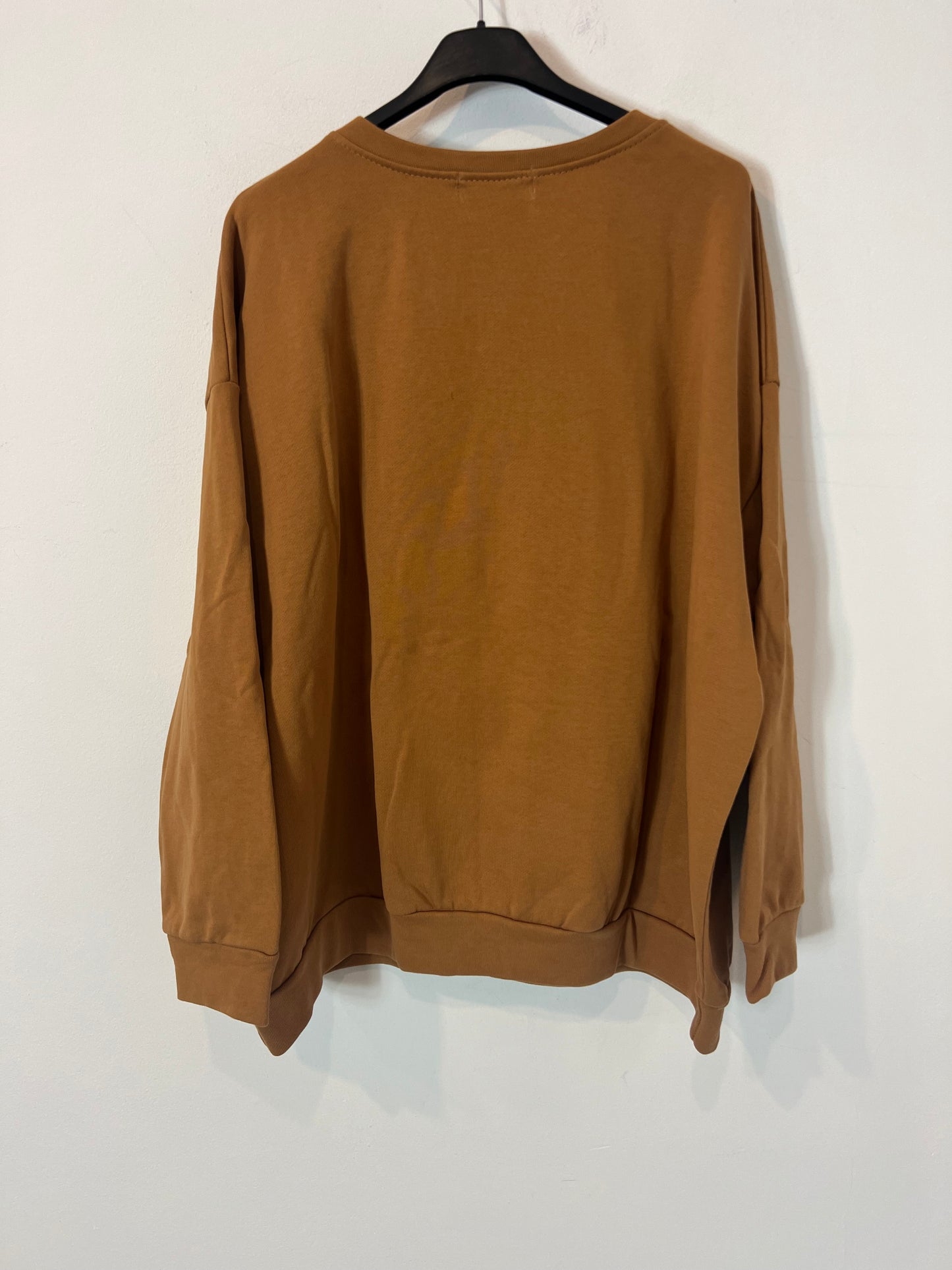 MARIBEL FUENTES. Sudadera camel flor T.u(m)