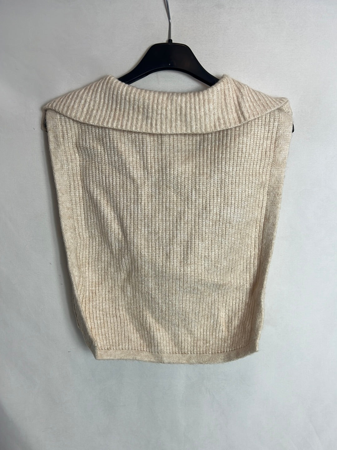 PRIMARK. Beige vest-effect knit collar. TS/M