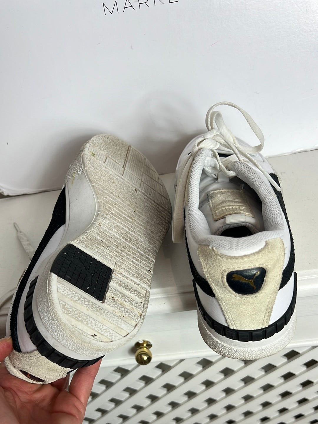 PUMA. Zapatillas blancas y negras. T 38 (Tara)