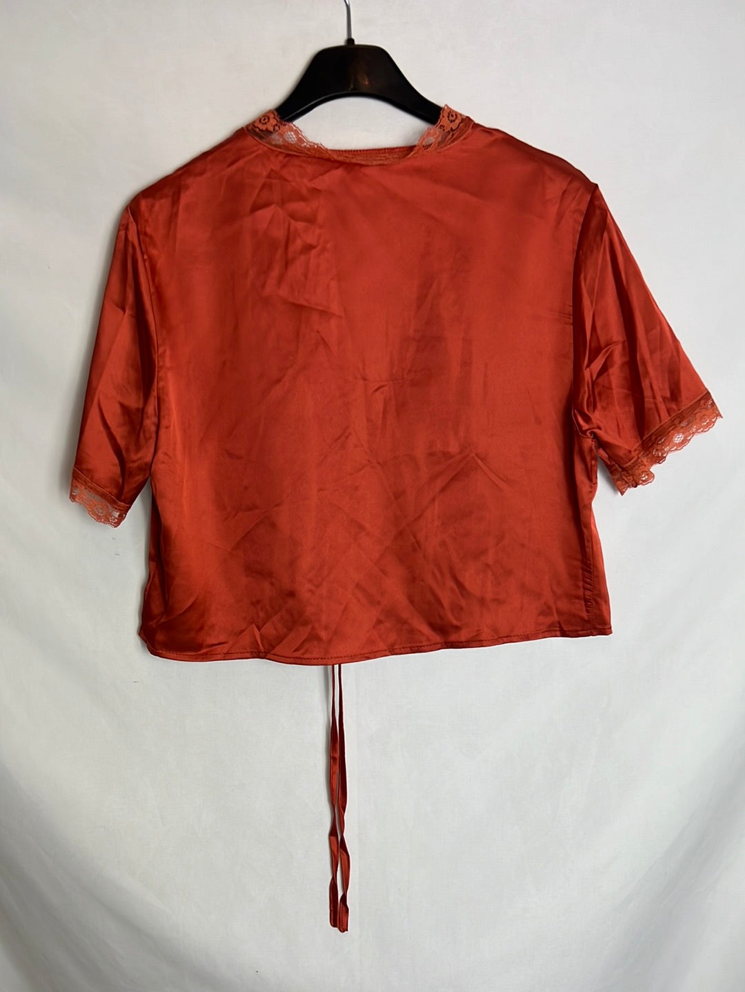 SHEIN. Satin boiler turret. TM