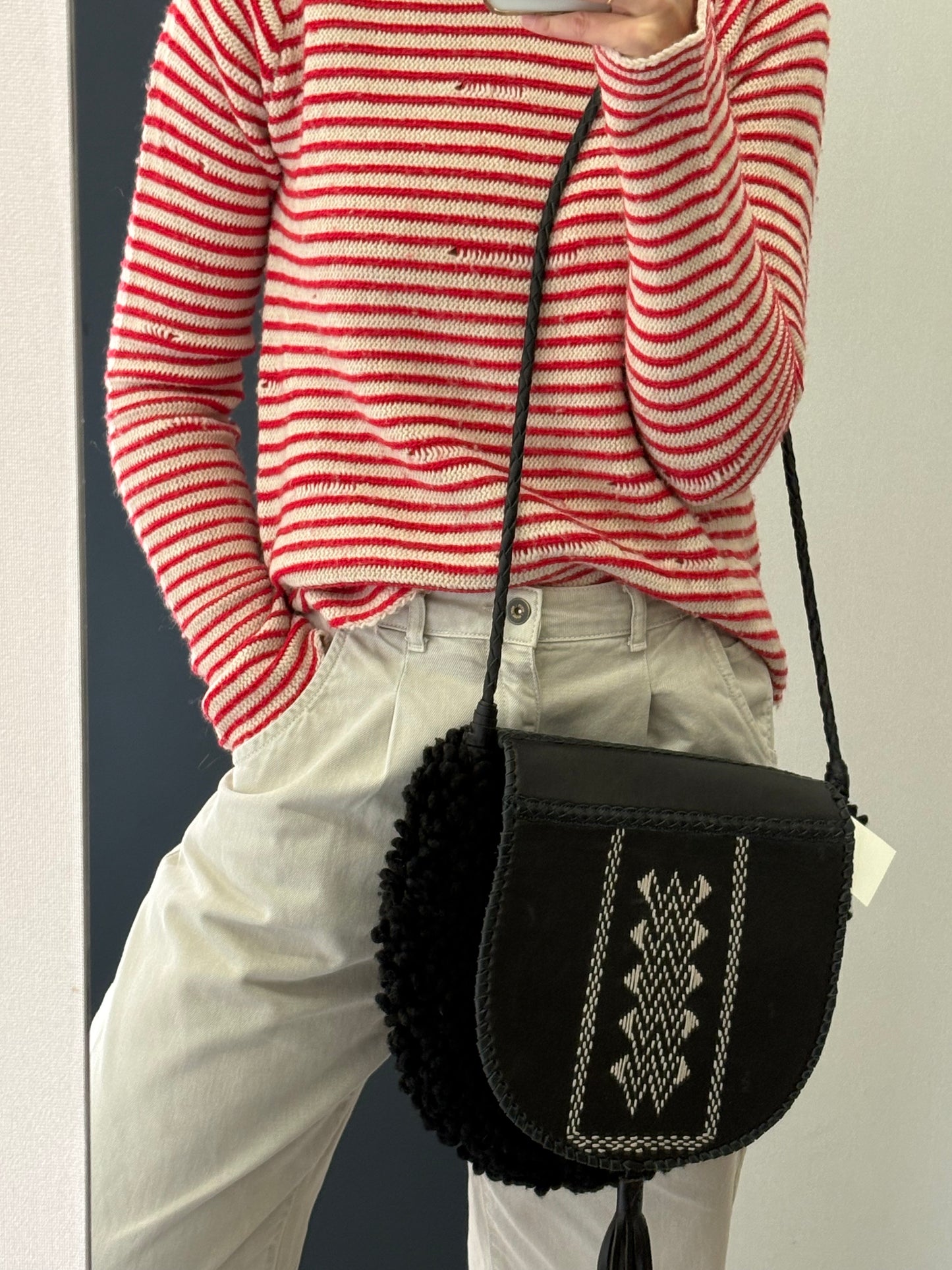 MASSCOB. Bolso piel y lana en negro