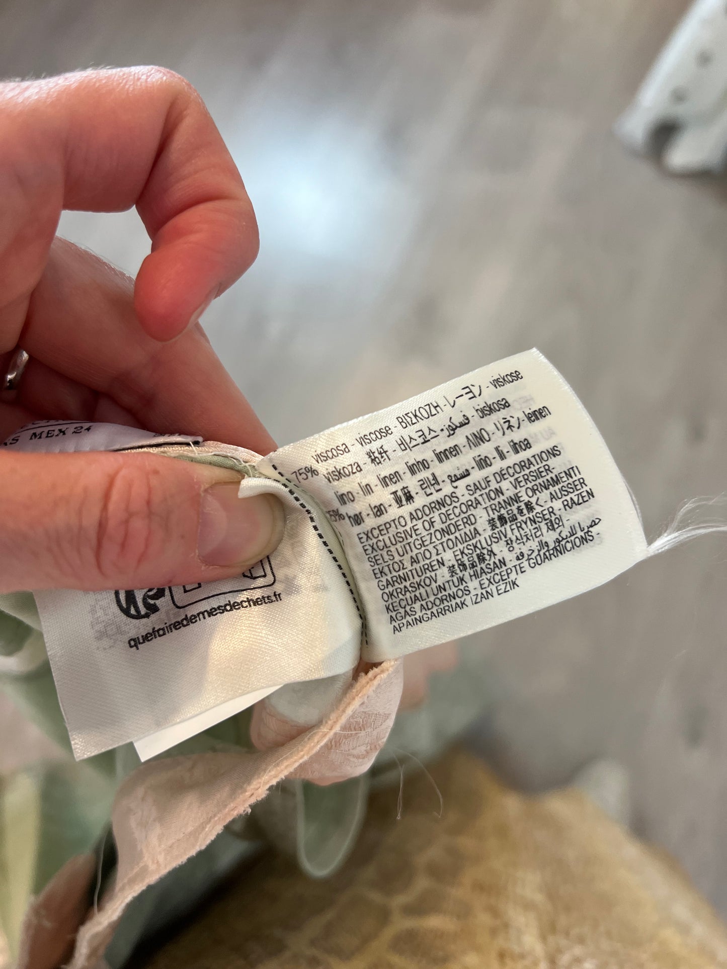 ZARA. Pantalón ancho colores y flores T.xs