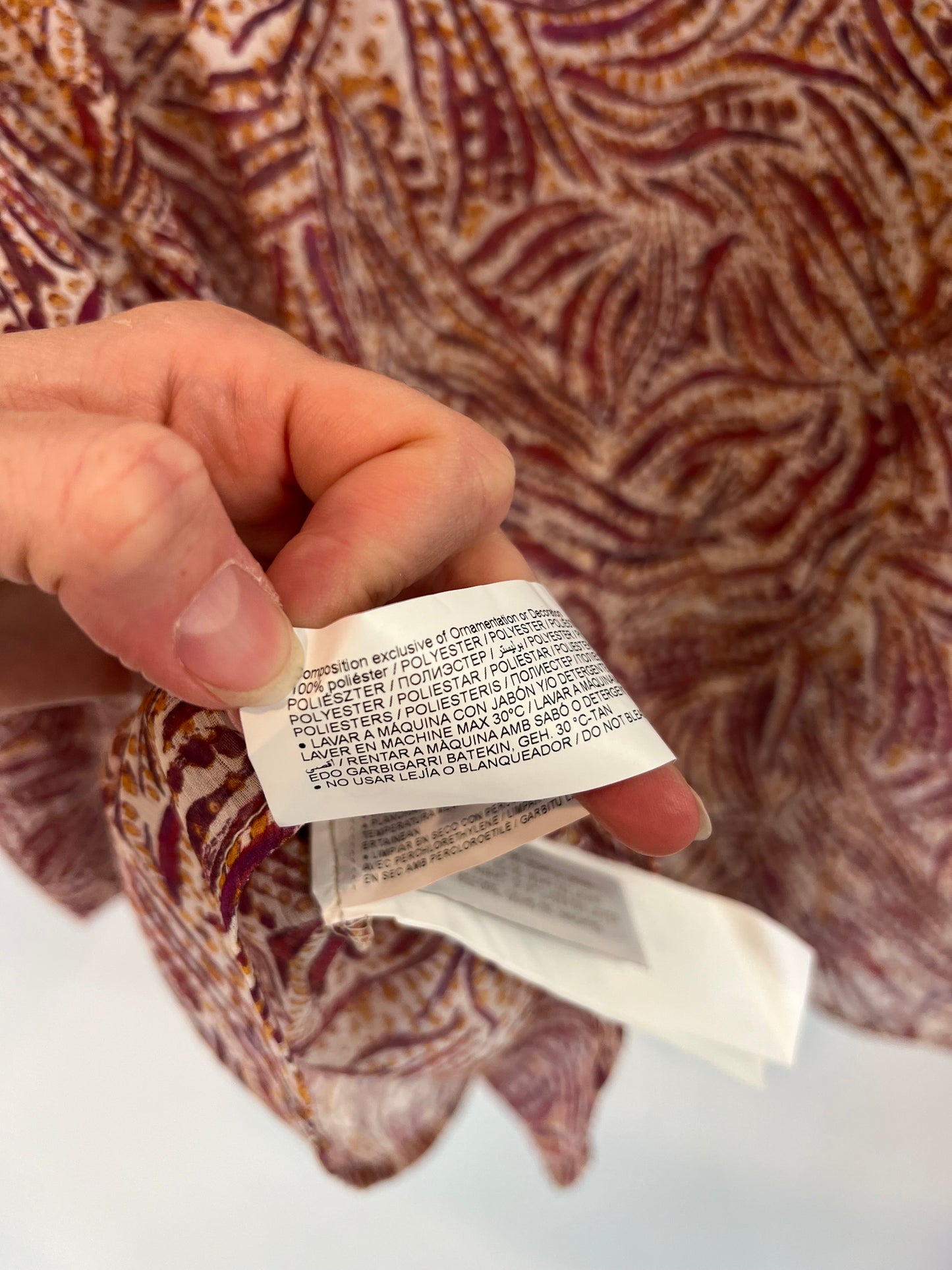 INTROPIA. blusa estampada tonos beige T.l