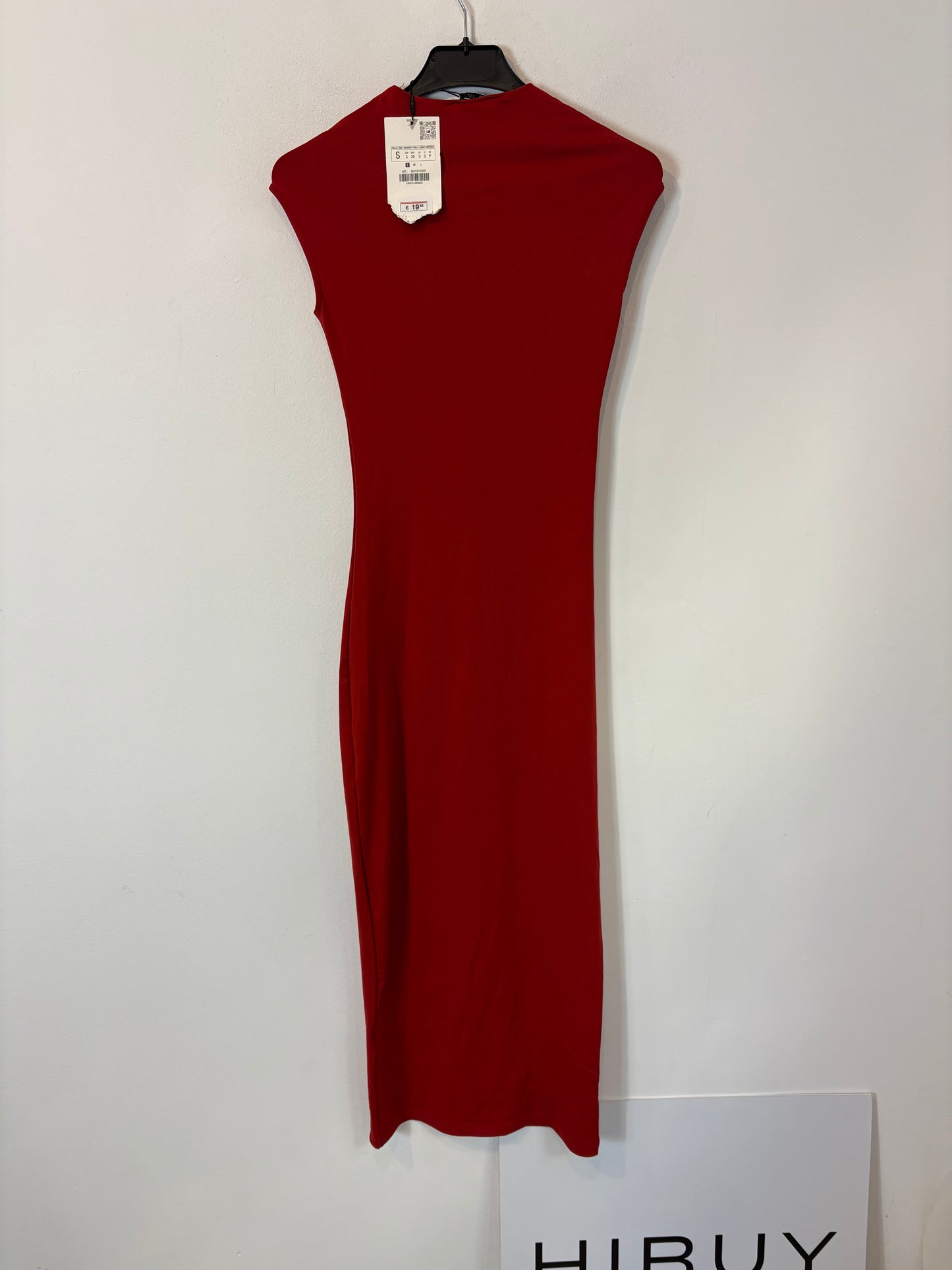 ZARA. Vestido largo entallado