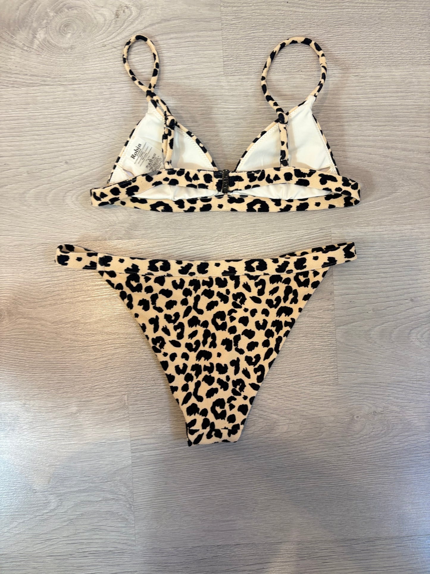 ROBIN. Bikini animal print textura