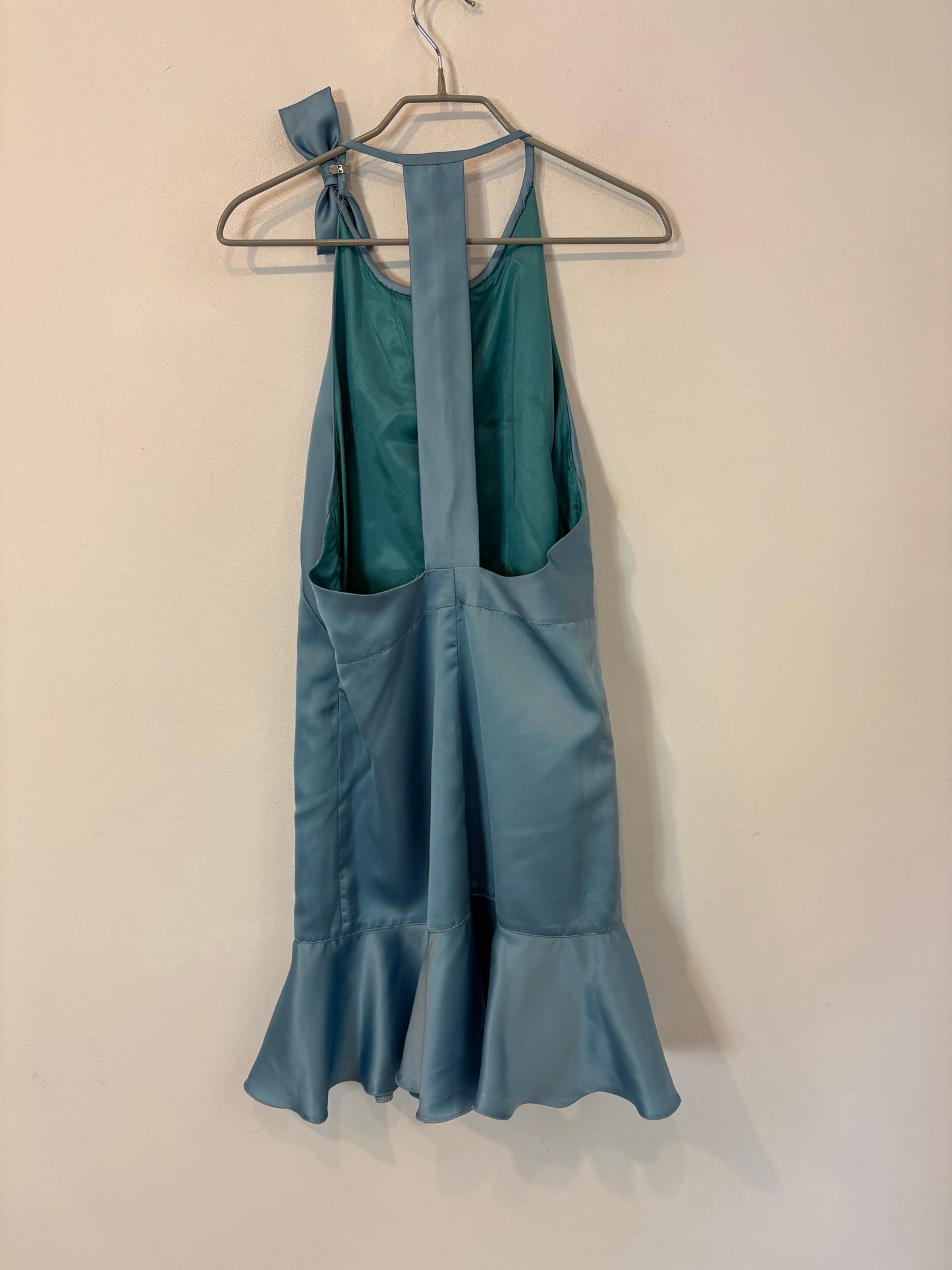 Vestido azul turquesa detalle espalda