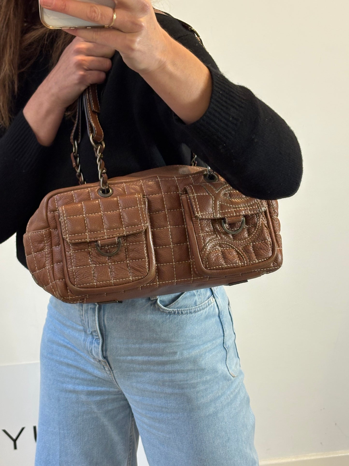 PURIFICACIÓN GARCIA. Bolos de hombro piel costuras