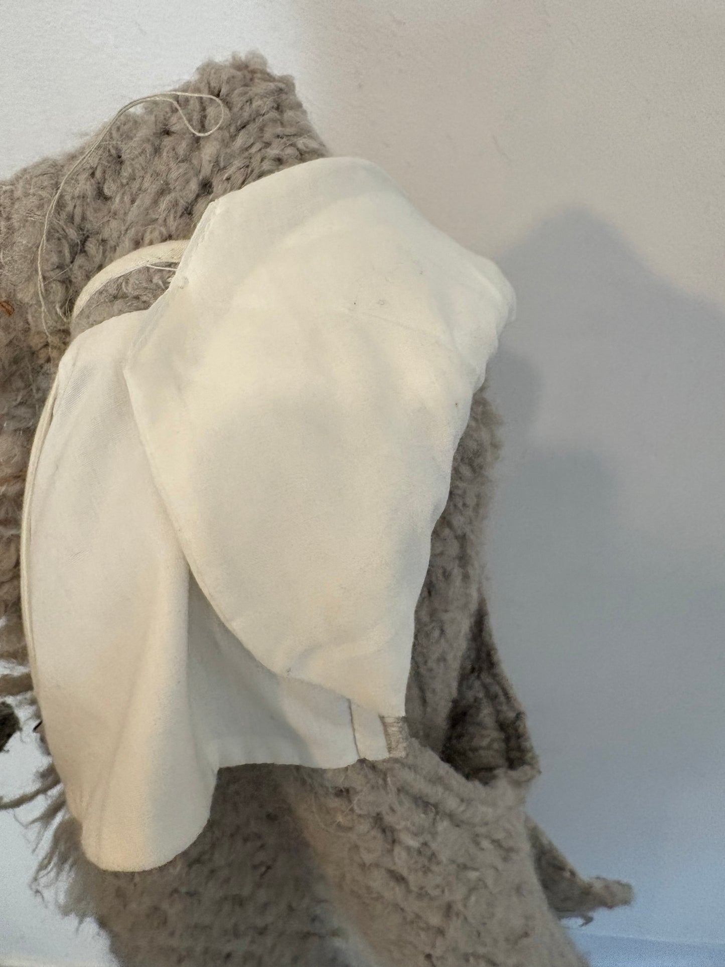 IRO. Chaqueta gris punto grueso