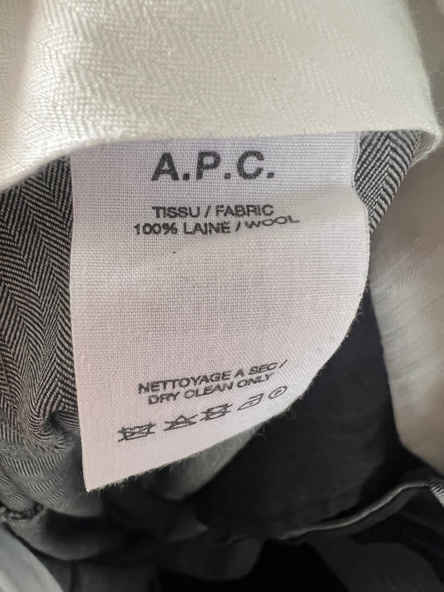 A.P.C. Pantalón pinzas lana gris dibujo espiga . T 34