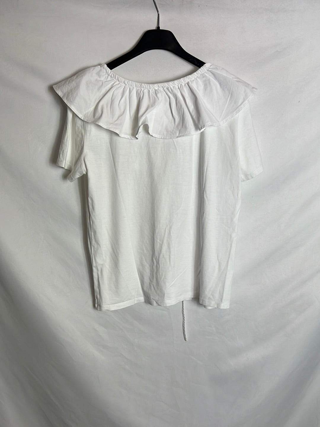 ZARA. White ruffled T-shirt. TM
