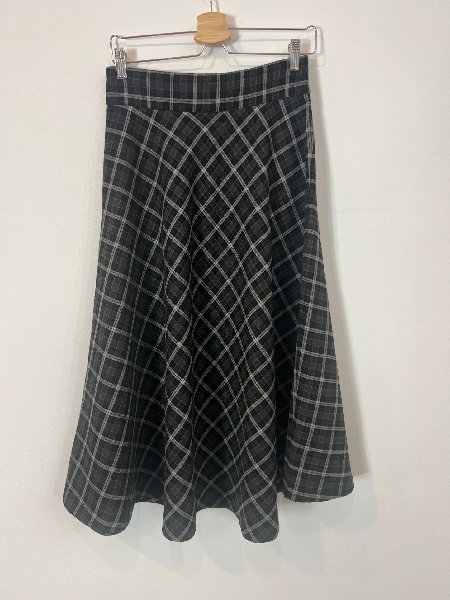 ZARA. Falda midi cuadros vuelo. T S