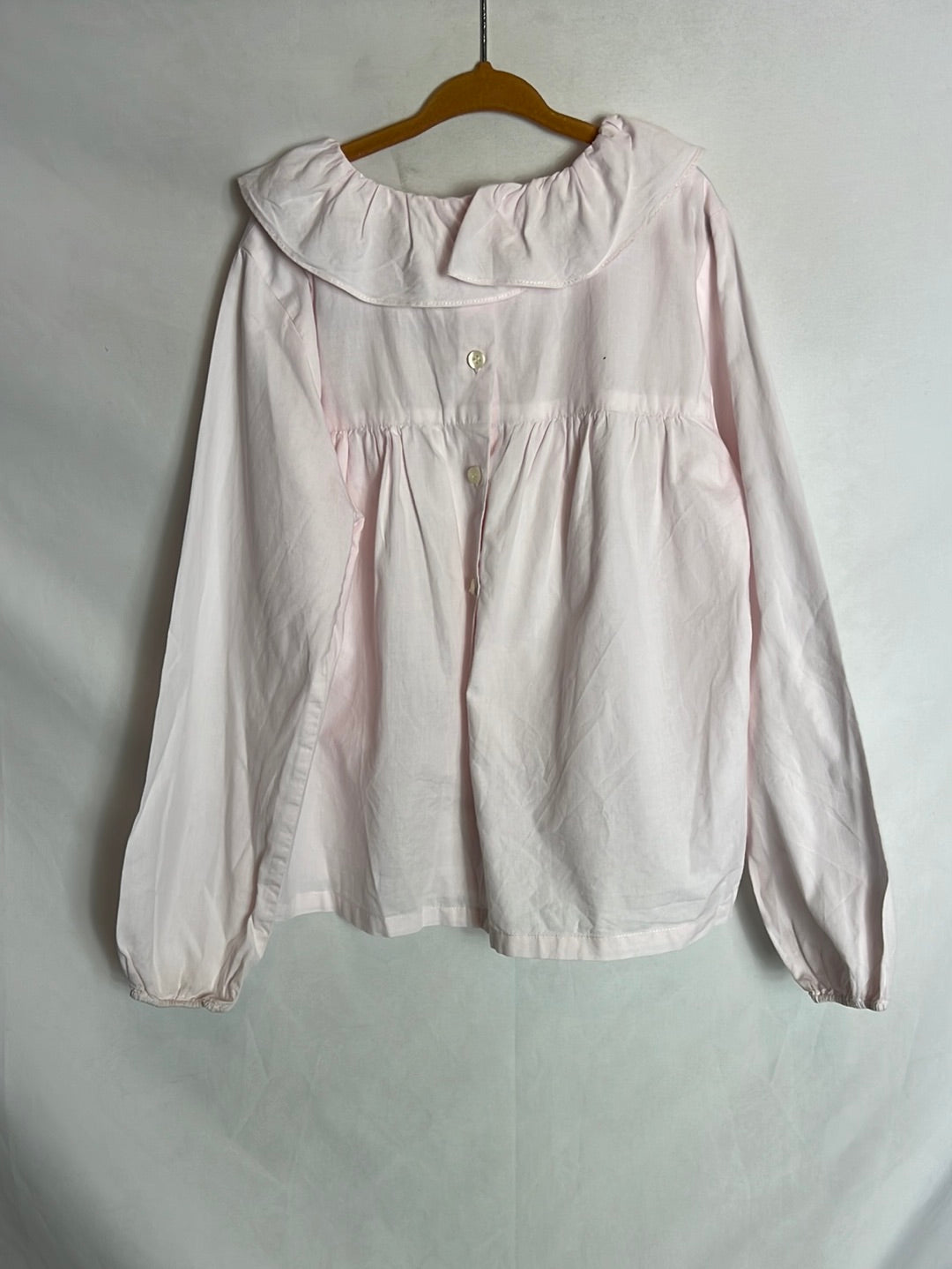 GOCCO. Pink striped blouse with ruffles. Size 8-10 years.
