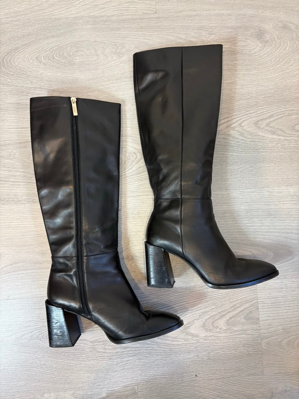 CASTAÑER. Botas altas negras piel. T 40