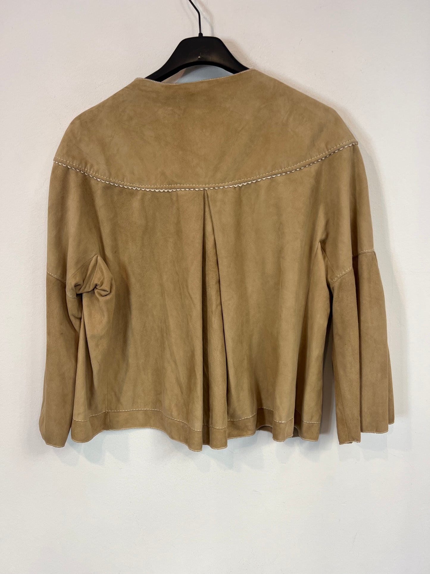 OTRAS. Chaqueta beige botones. T S