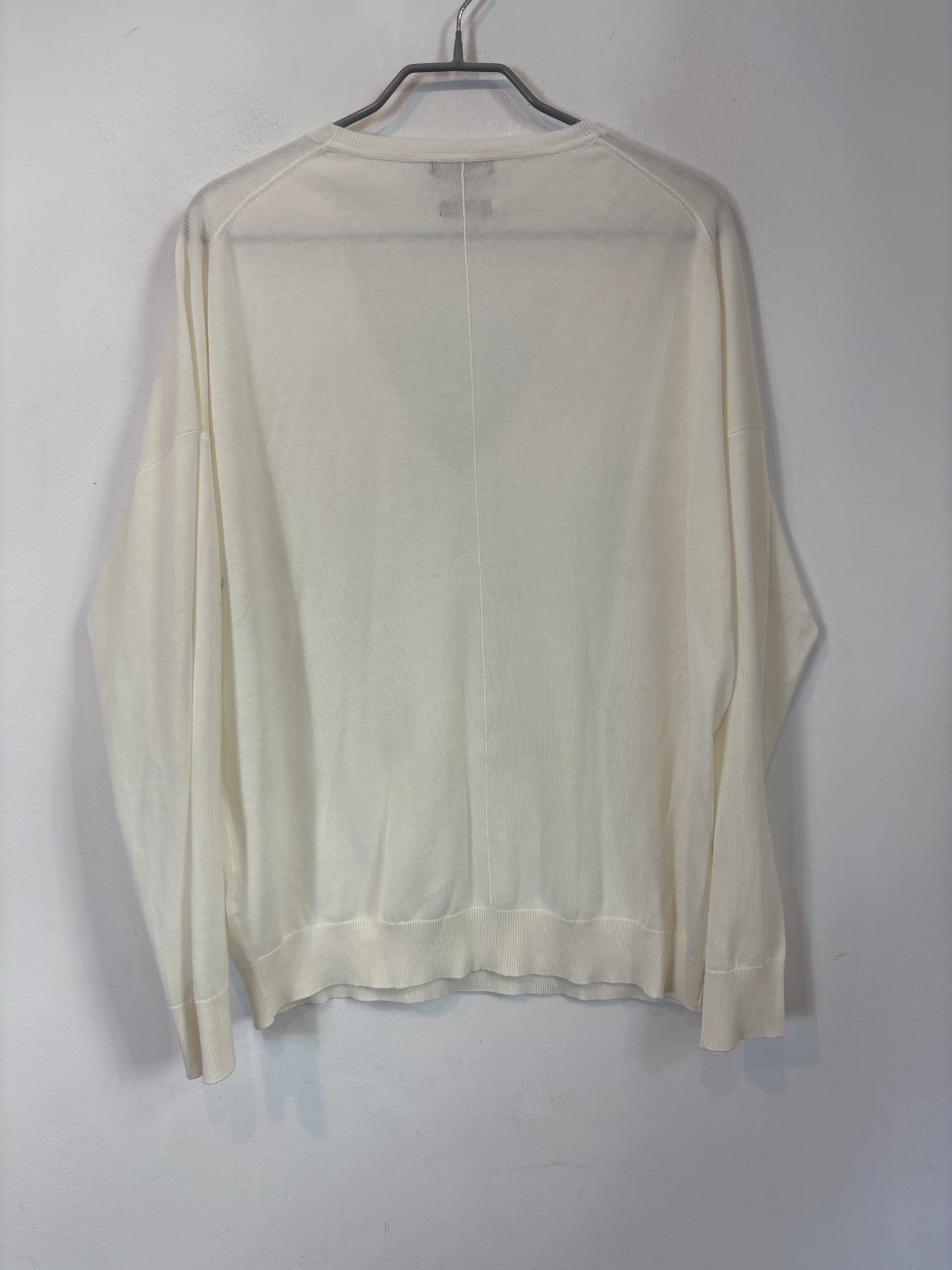 MASSIMO DUTTI. Jersey blanco algodón cuello pico