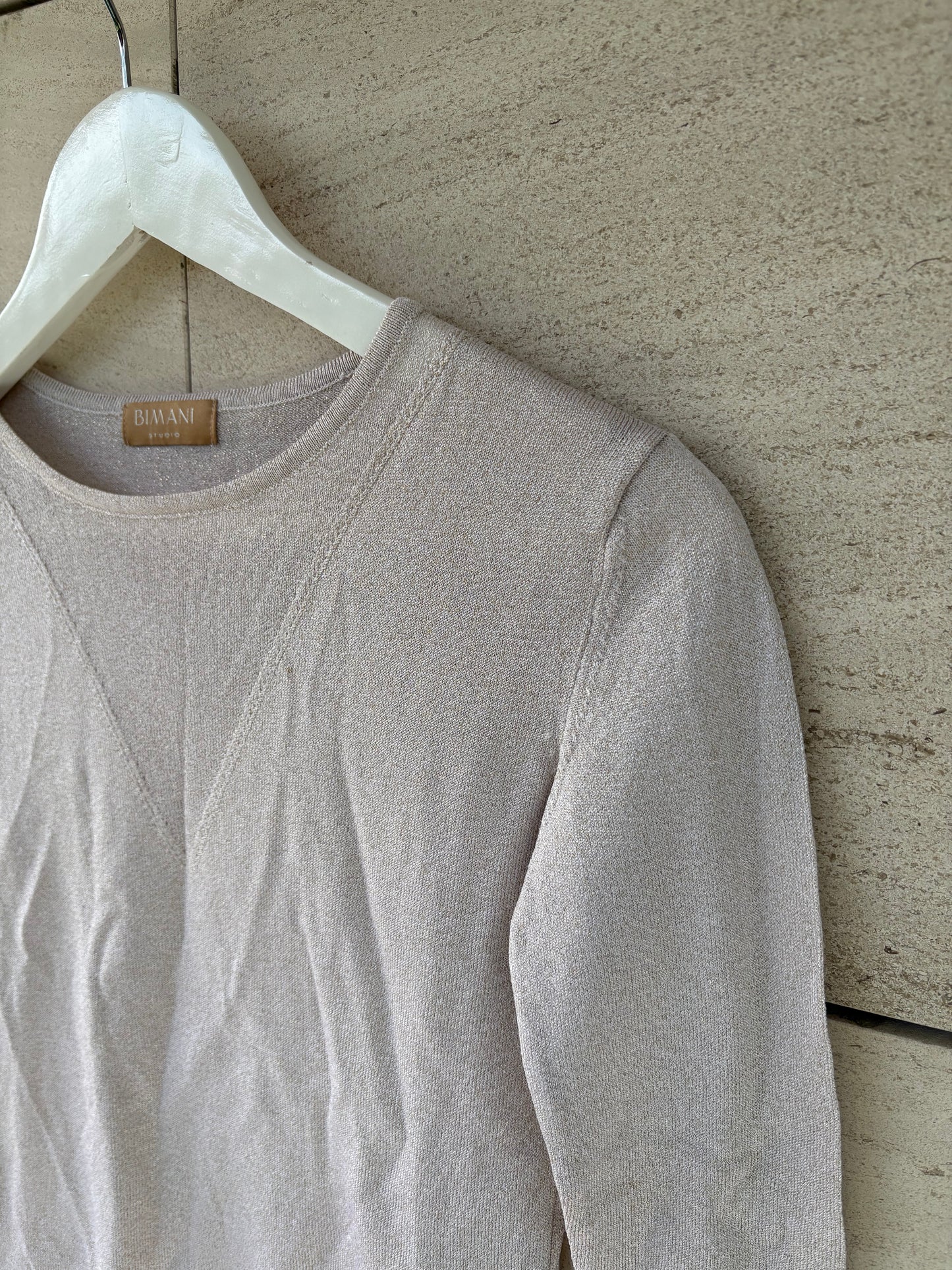 BIMANI. Top punto hilos dorados