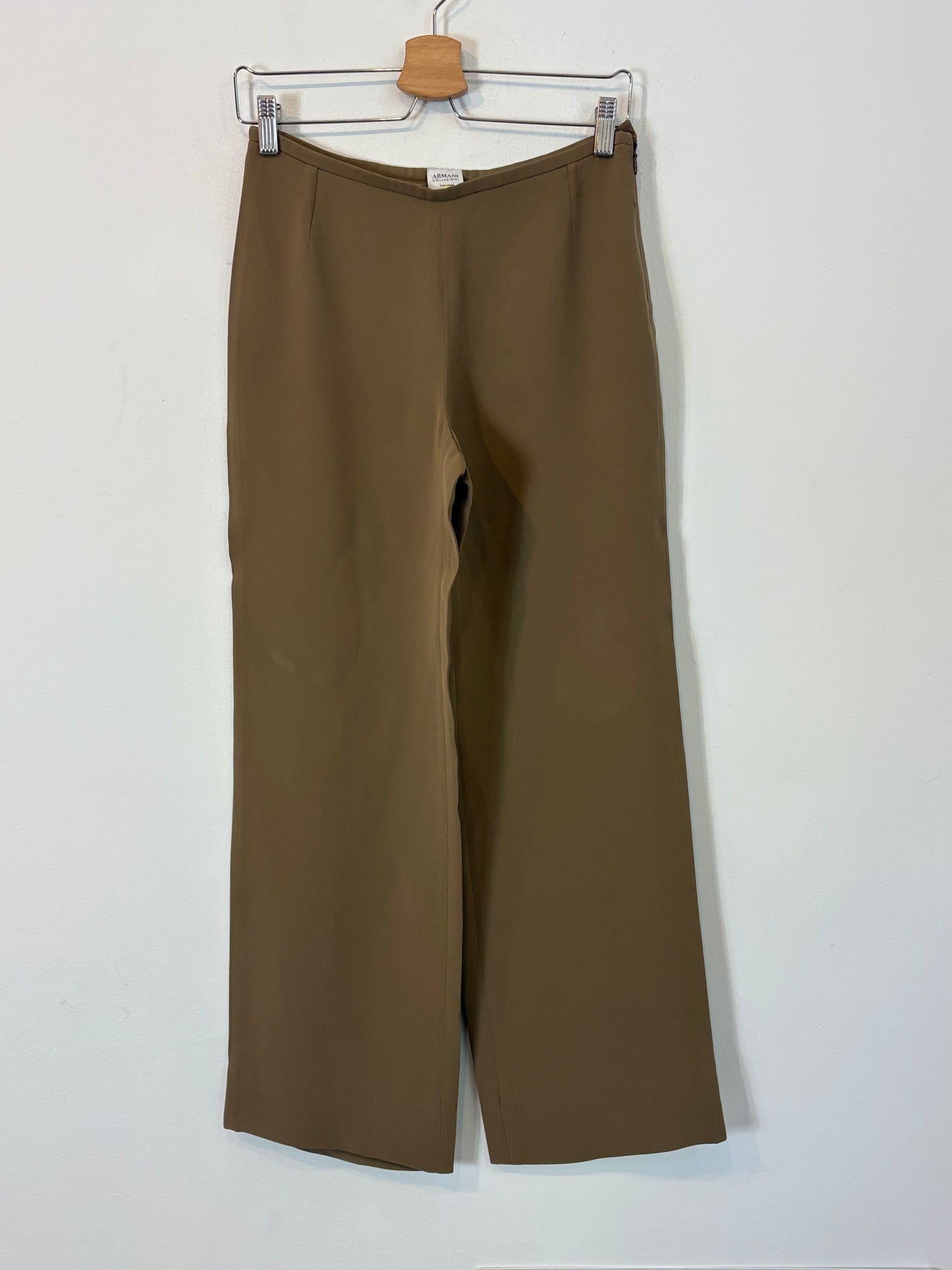 ARMANI COLLEZIONI. Khaki flowy pants. T 40