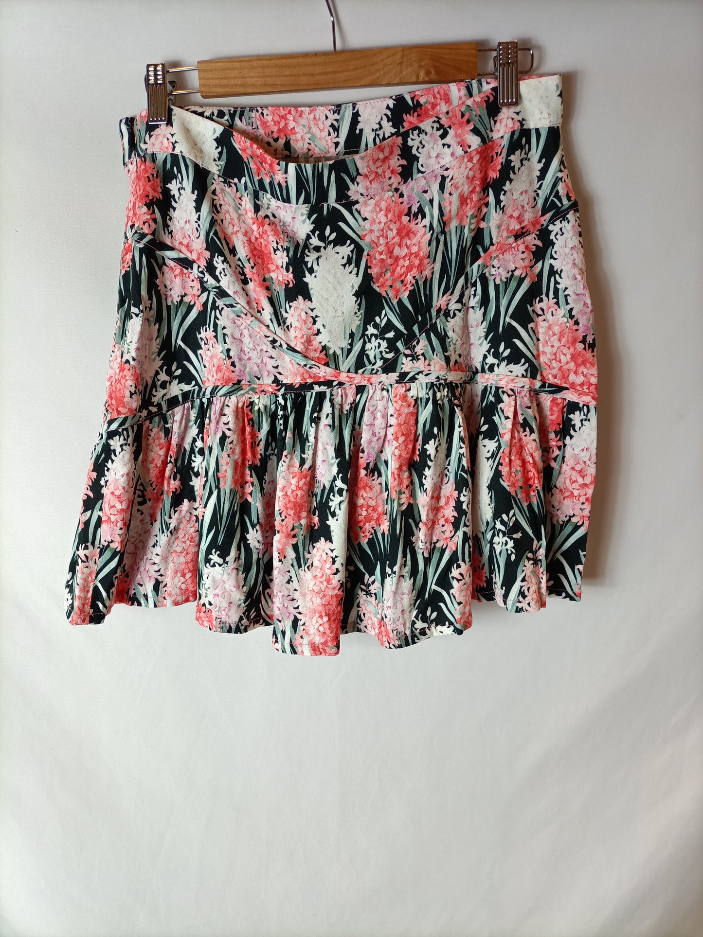 MAGNOLYA. Short floral skirt S.1(36)