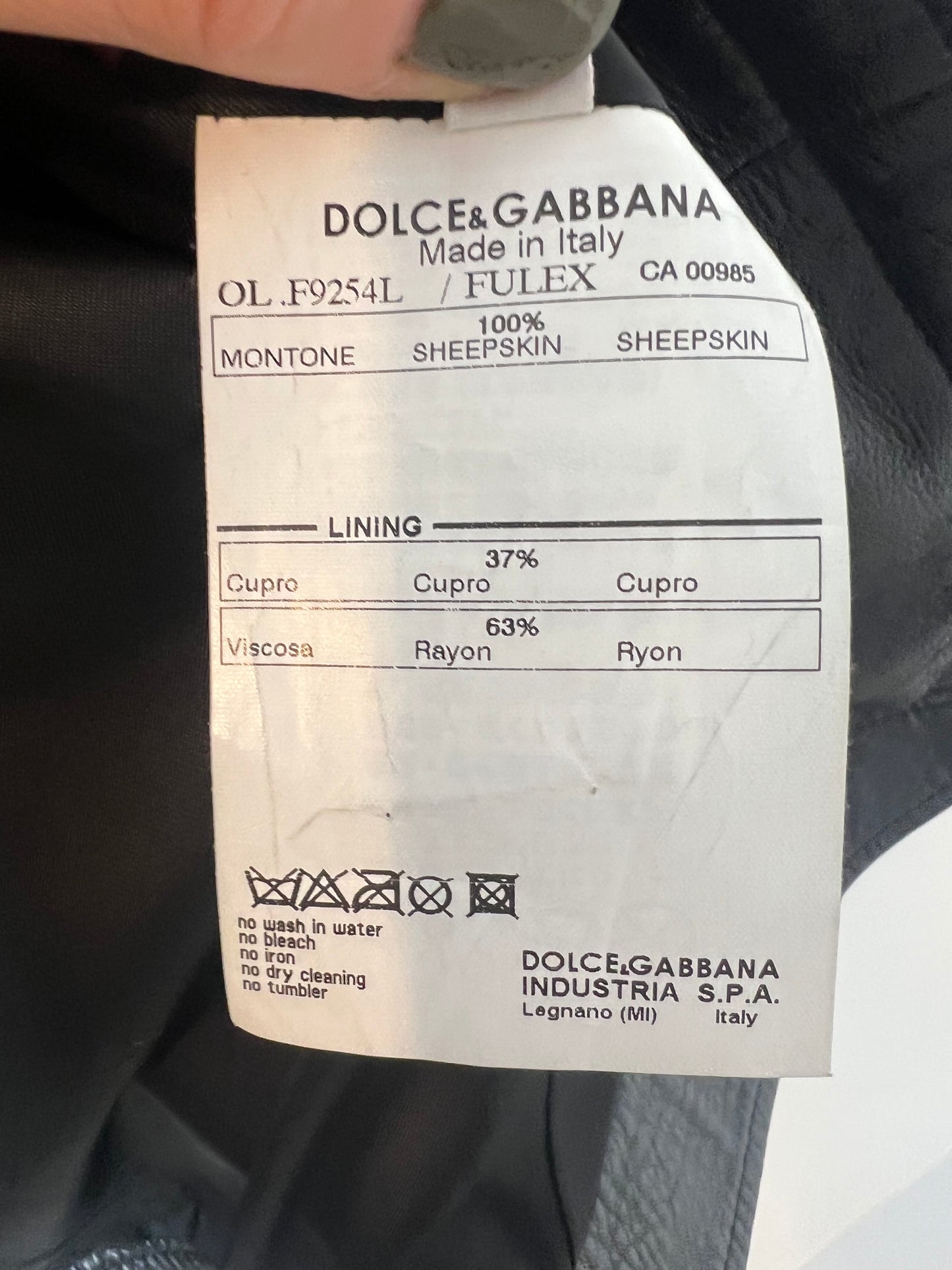 DOLCE & GABBANA. Chaqueta piel negra.. T 42 (38)