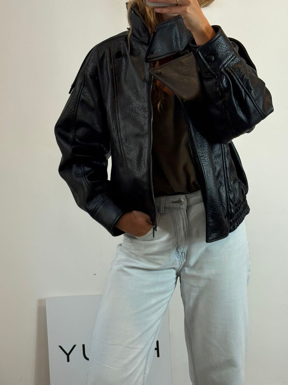 ZARA. Biker efecto piel negra
