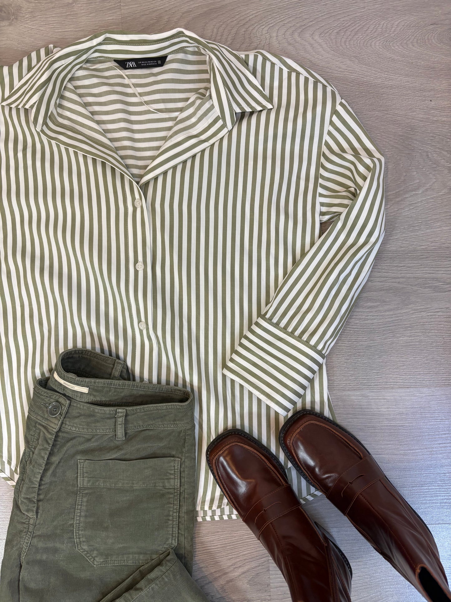 ZARA. Green striped shirt. XS(S)