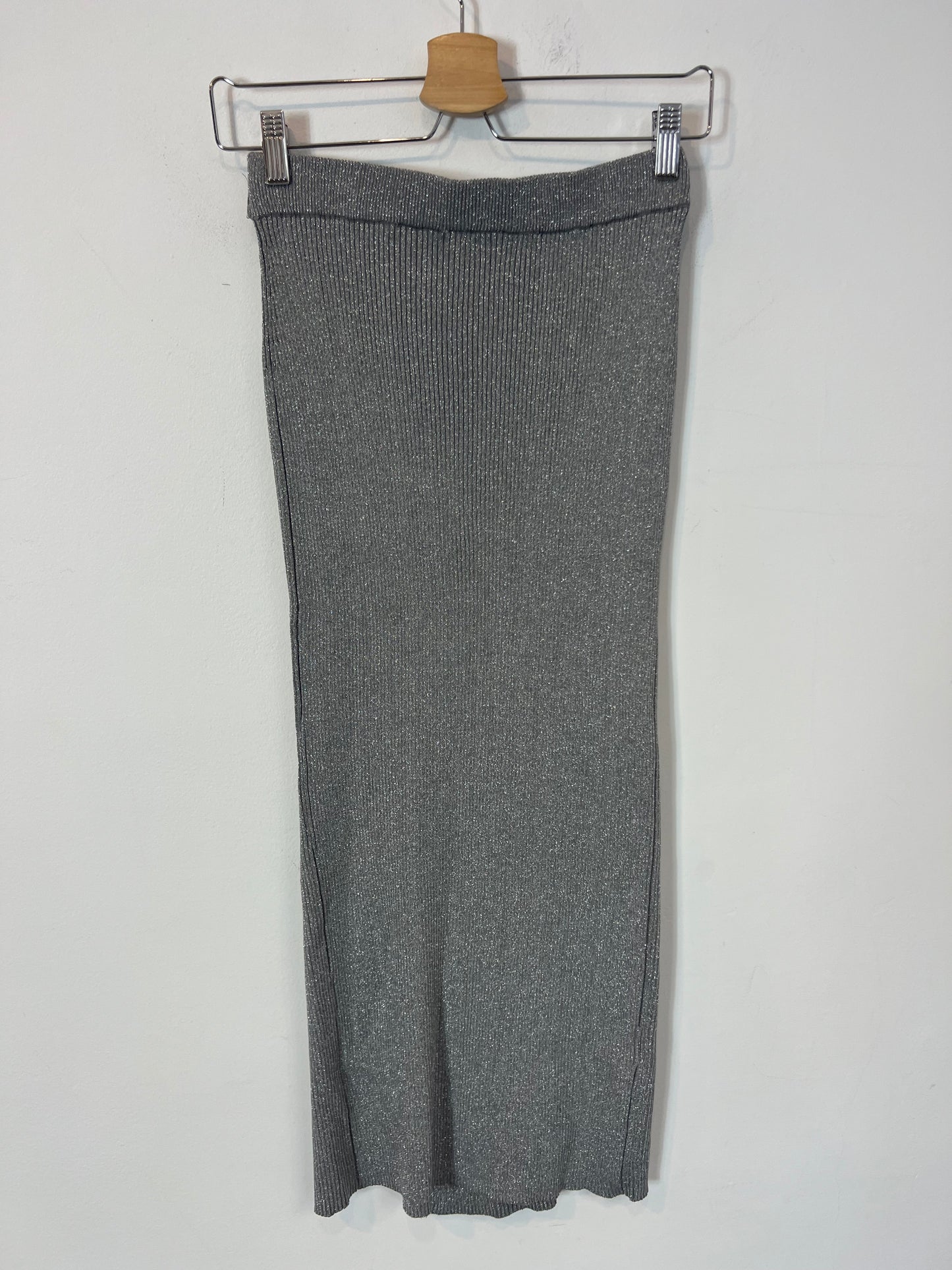 ZARA. Falda midi gris hilos T.s