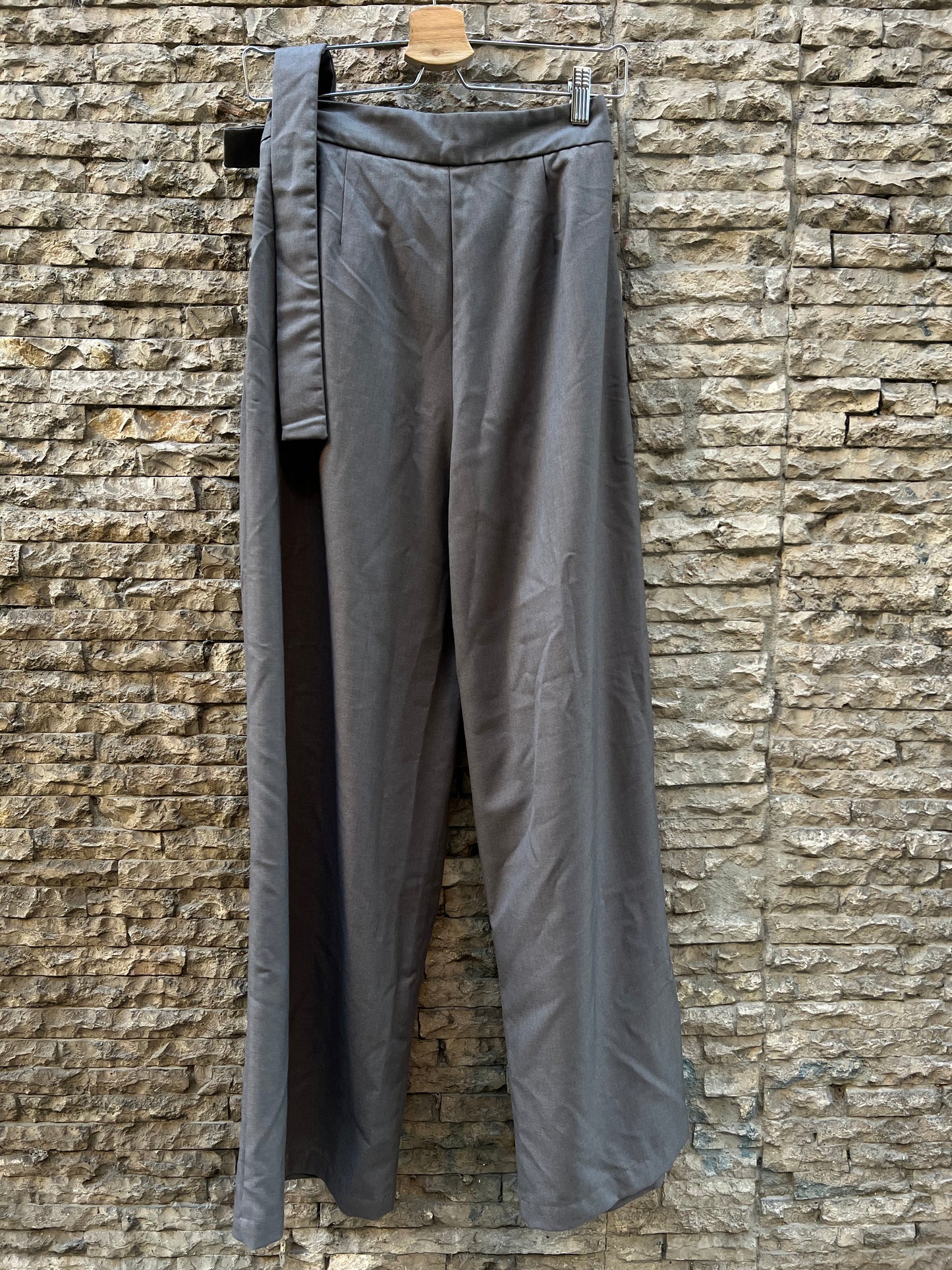 ZARA. Beige flowing blouse. Size M