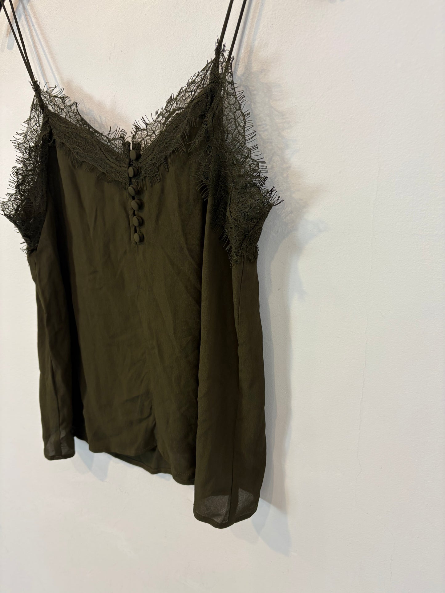 MANGO. Top lencero verde