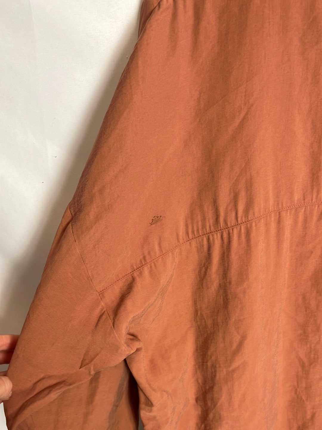 ZARA. Blusa caldero fluida. T L