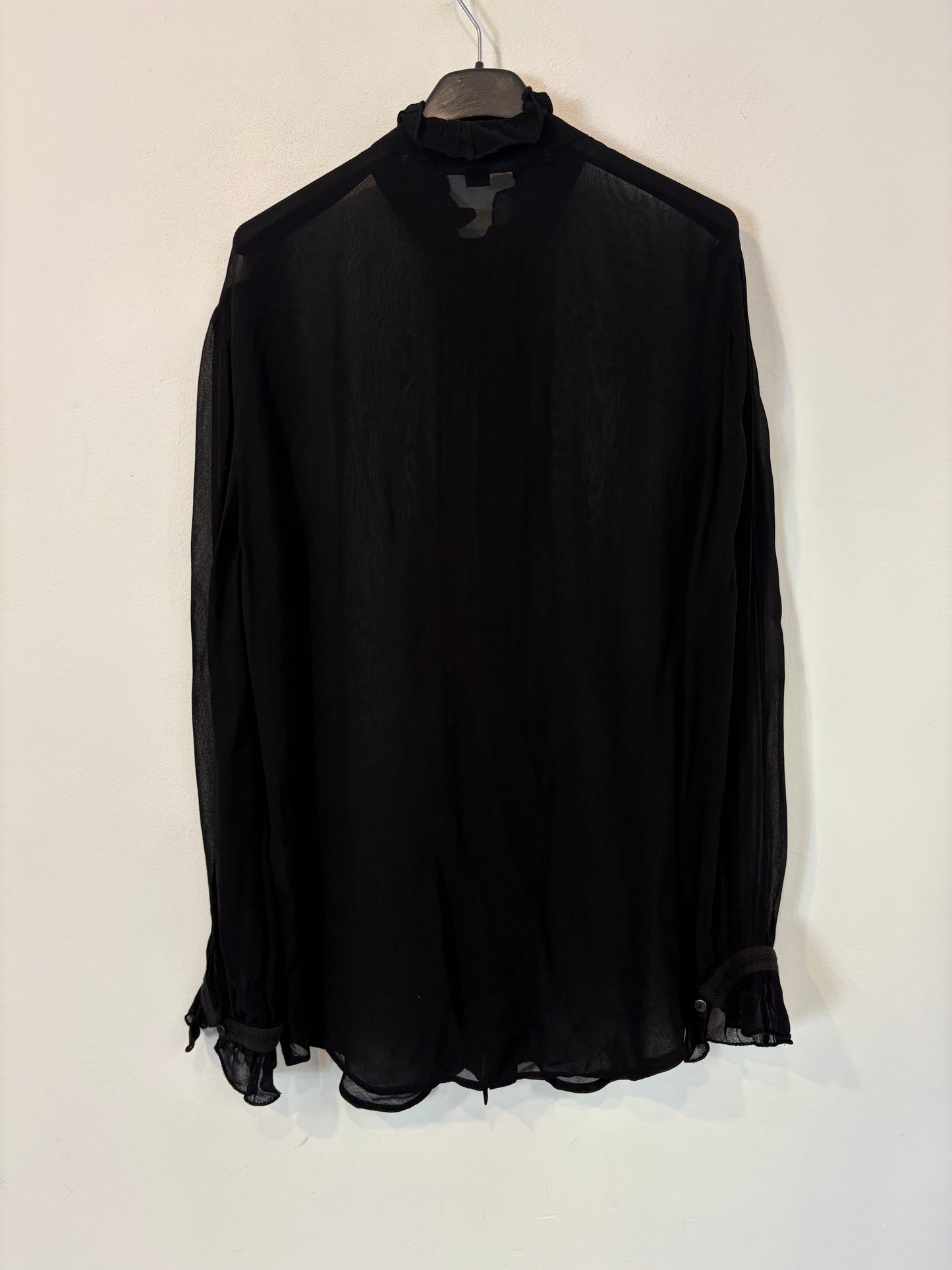 ALL SAINTS. Blusa negra semi transparente