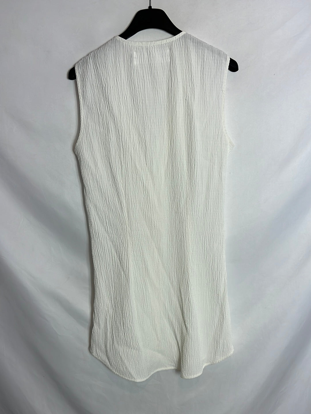 VICTORIA BECKHAM. Total look blanco textura T.36