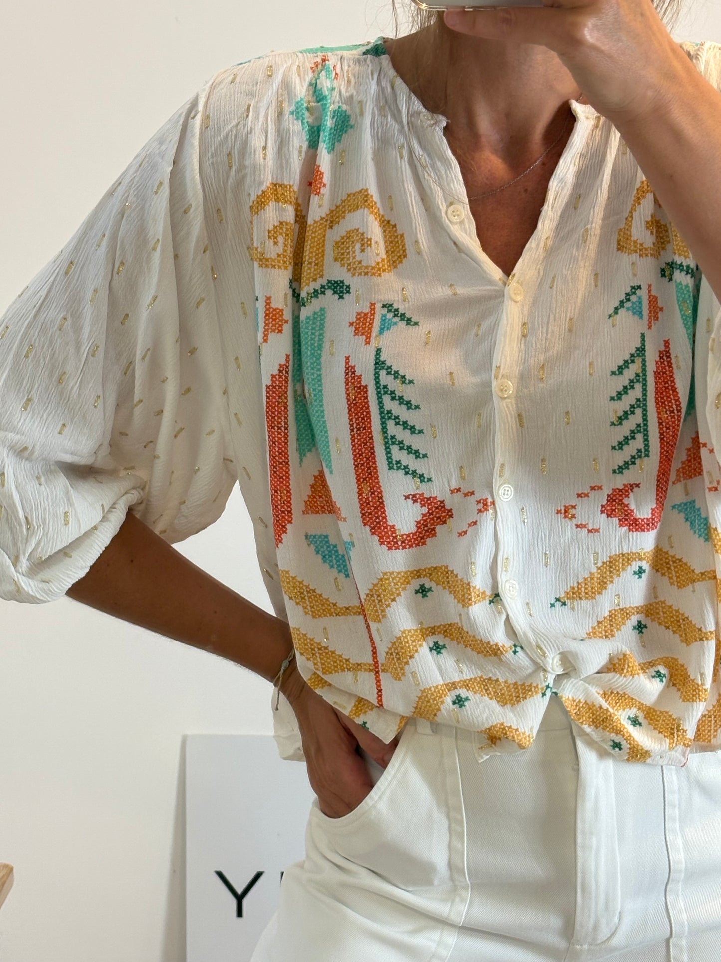 ZARA. White blouse with colorful print Tm